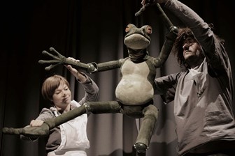 theater urknall - Der Froschkönig oder der Eiserne Heinrich