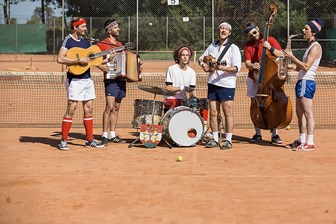 Ski Schuh Tennis Orchestra